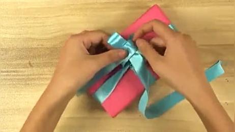 礼品盒的蝴蝶结制作指南，打造完美节日氛围的秘诀
