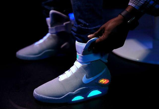 探索未来科技与时尚的完美融合，Nike Air Mag 的传奇之旅