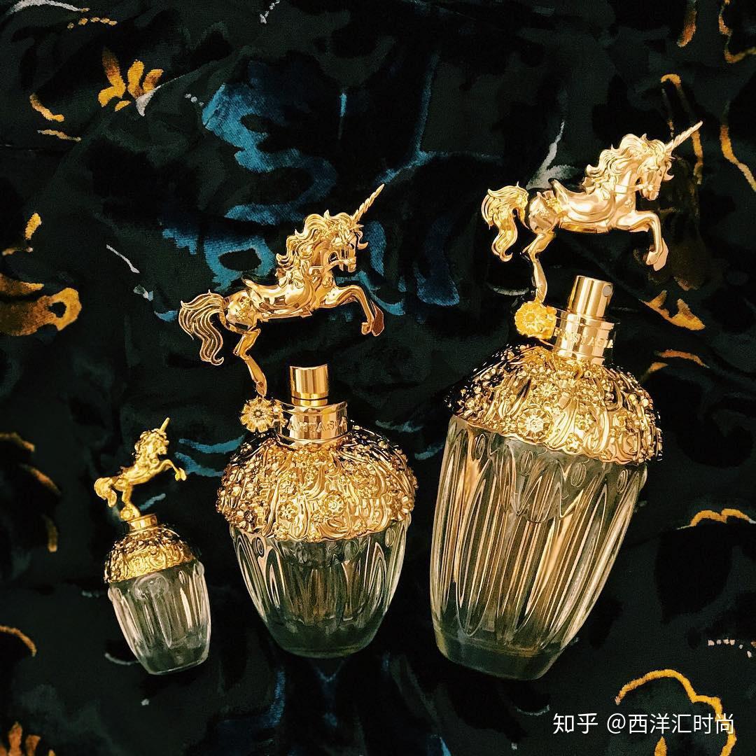 探索香氛艺术，安娜苏（Anna Sui）香水的独特魅力