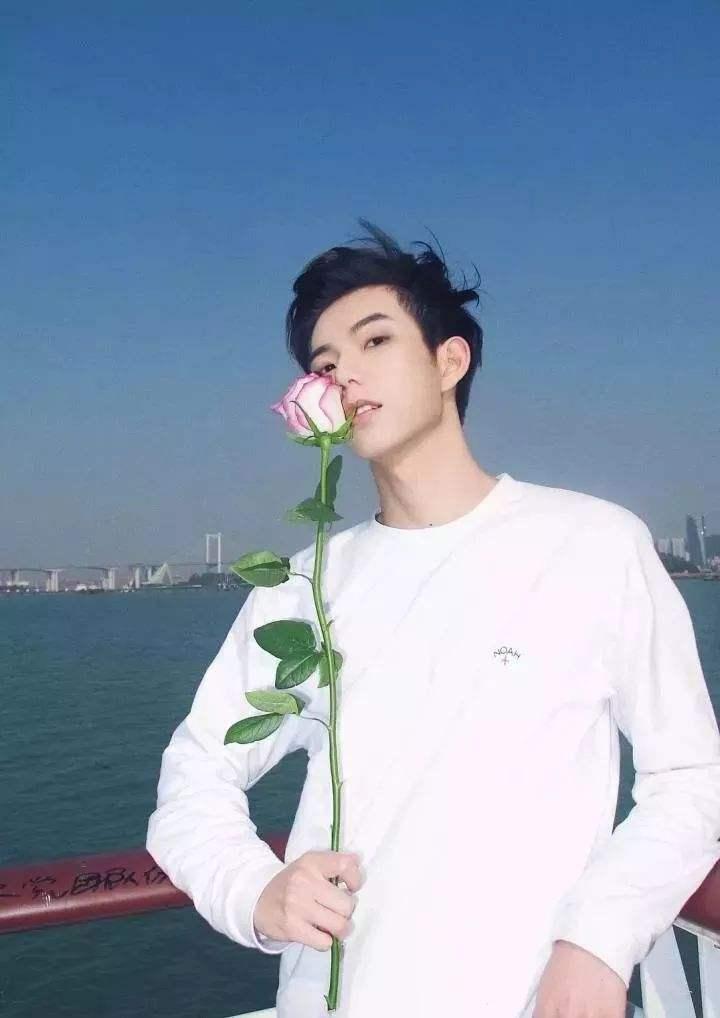 服装导购，时尚的引路人