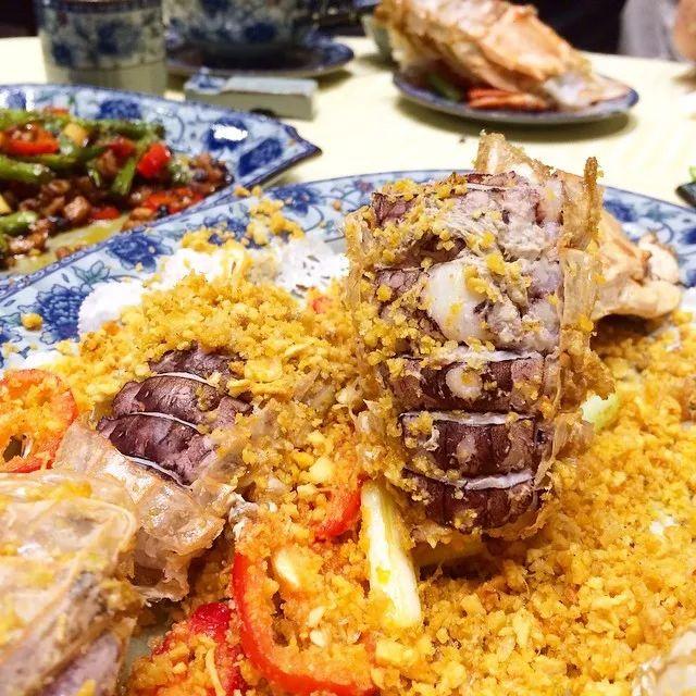 澳门美食探秘，六记粥粉炒面的味蕾盛宴