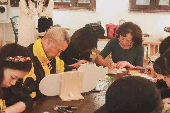 澳门六叔公高手论谈视频，一场传统与现代交融的智慧盛宴